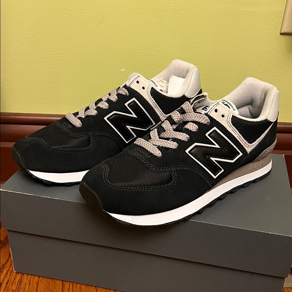 New Balance Black and Gray Sneakers